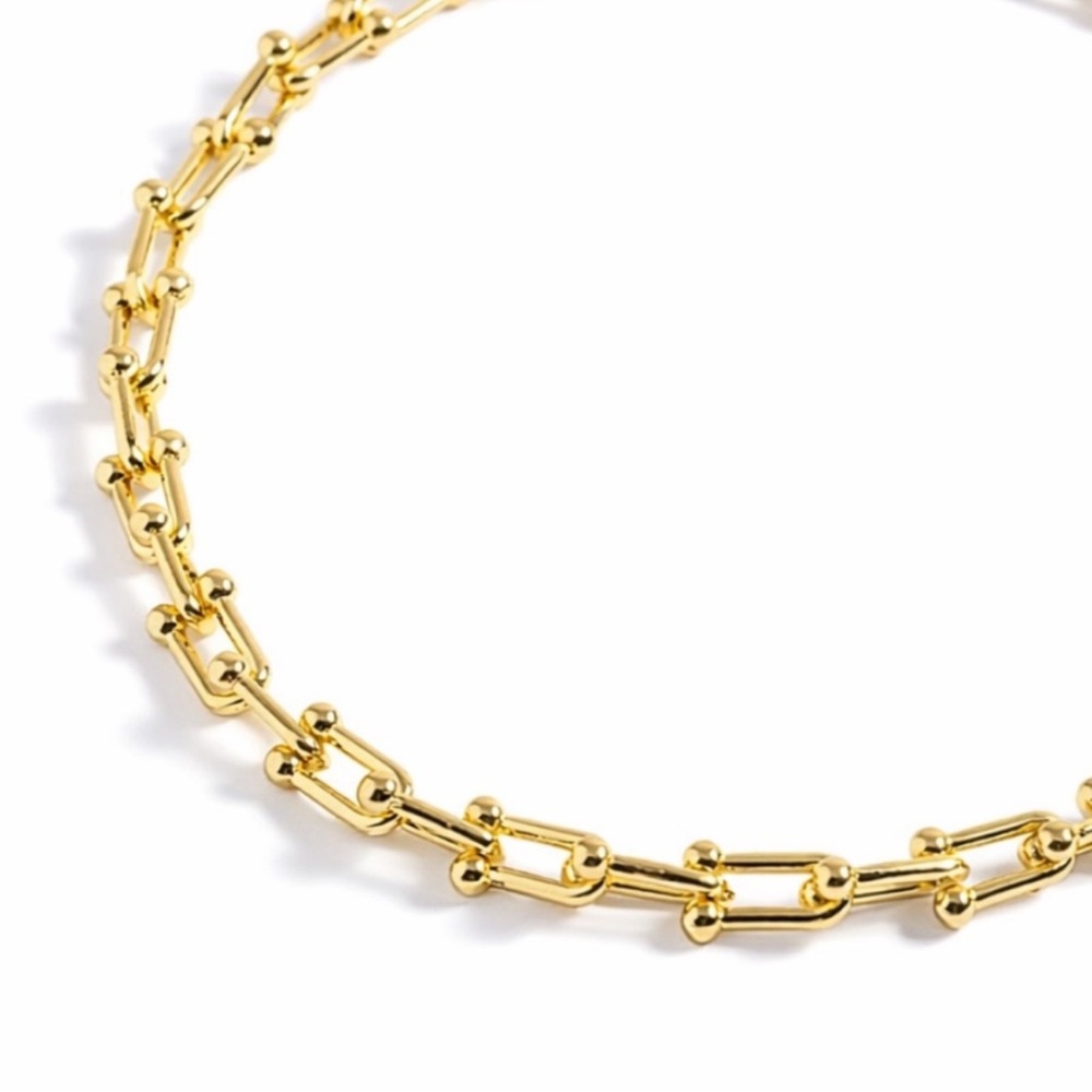 New! Gold Classic U Shaped Necklace (1016) NWOT - Picture 2 of 2